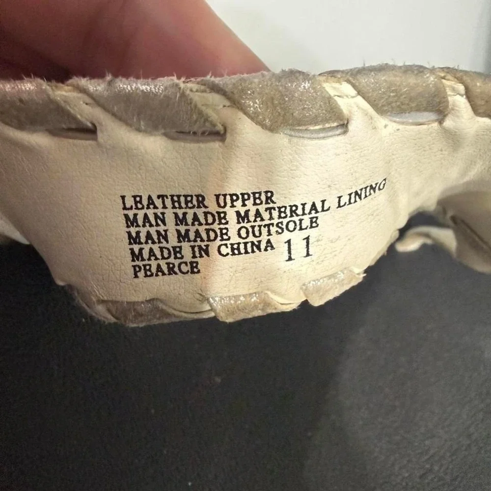 Yellow Box leopard print flip flops with rhinestone detail size 11 - Picture 5 of 7